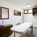 One Bedroom Pirin شقة *